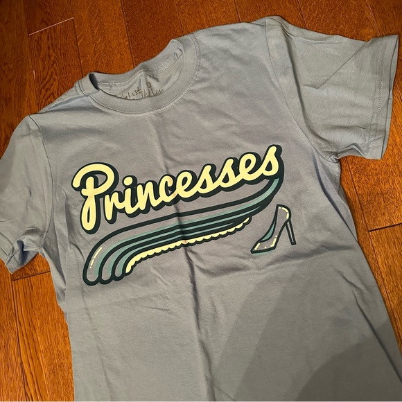 Disney Tops - Disney Cinderella tee
